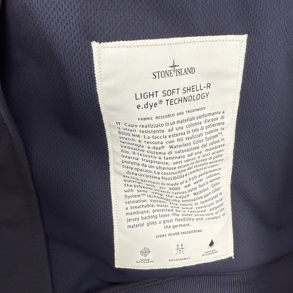 Stone Island Light Soft Shell-R e.dye Jacket in Navy